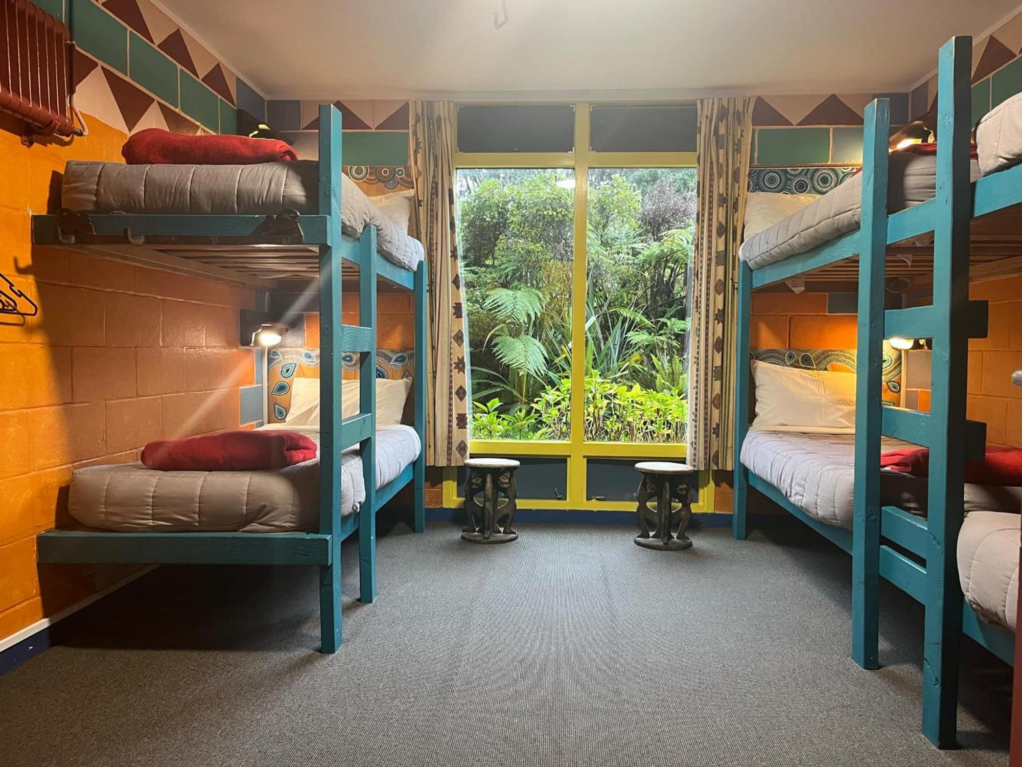 Global Village Travellers Lodge Greymouth Exterior photo A typical dorm room at a hostel